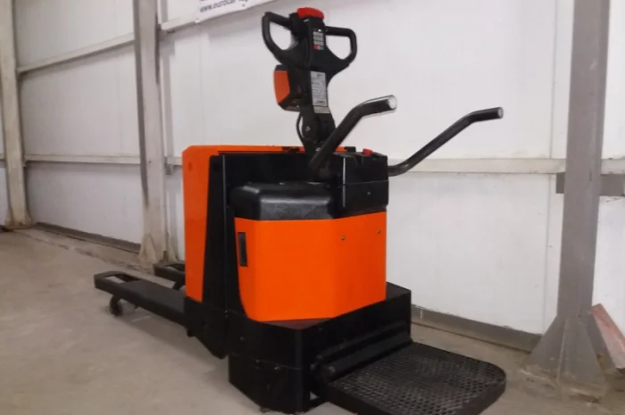 Электротележка TOYOTA BT LPE 200/8 2т 2010 с весами- фото № 3