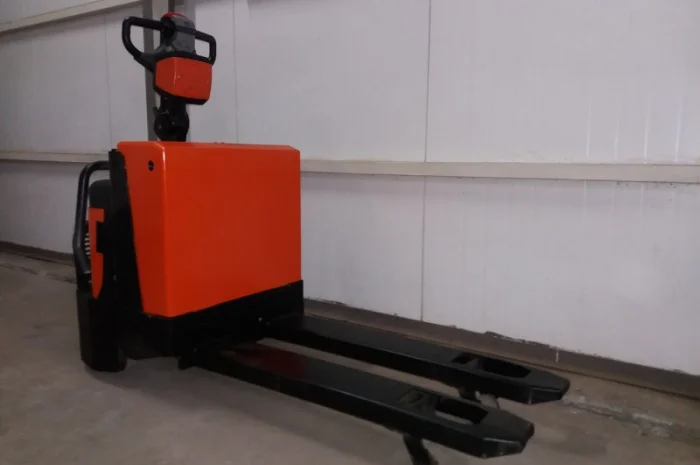 Электротележка TOYOTA BT LPE 200/8 2т 2010 с весами- фото № 4