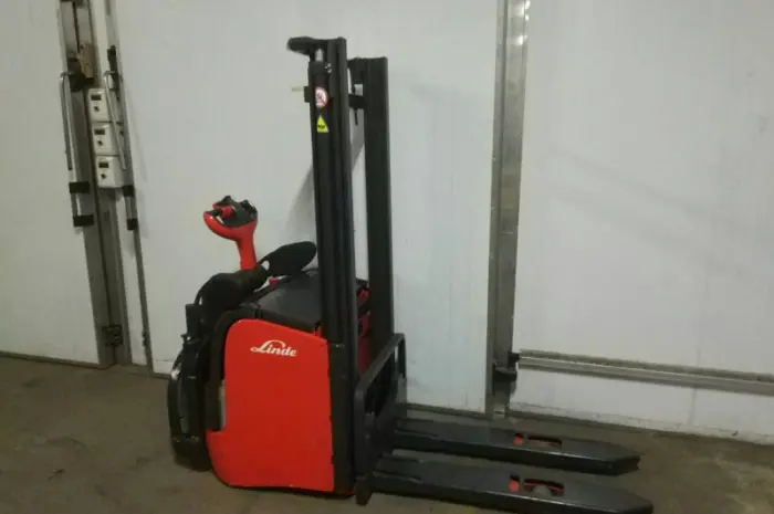 Штабелер электрический самоходный LINDE L 16 AP 1.6t 3.0m- фото № 11