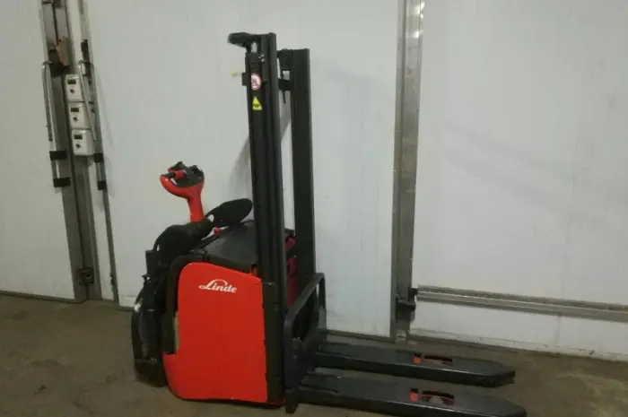 Штабелер электрический самоходный LINDE L 16 AP 1.6t 3.0m- фото № 12