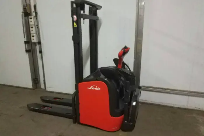 Штабелер электрический самоходный LINDE L 16 AP 1.6t 3.0m- фото № 6