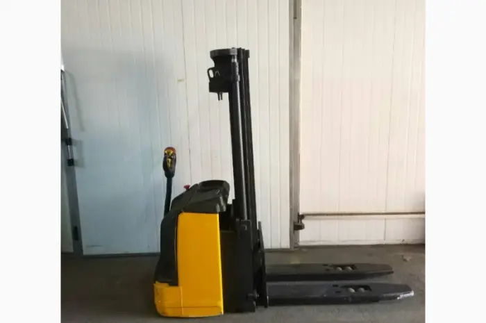 Штабелер электрический поводковый б/у Komatsu 1.4т 4, 43м- фото № 16