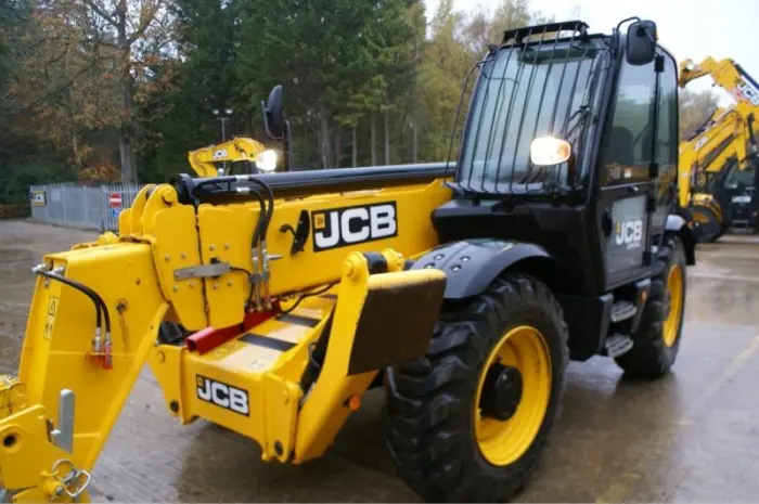 Телескопічний погрузчик JCB 540-140 2018 року- фото № 1