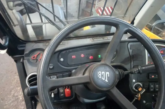 Телескопический погрузчик JCB 531-70 2011 года- фото № 5