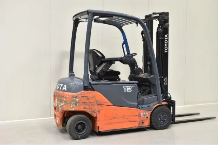Вилочный погрузчик Toyota 8FBMT16. Спецтехника б/у- фото № 3