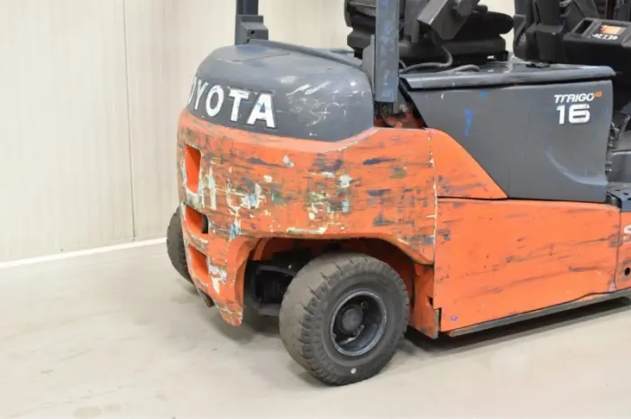 Вилочный погрузчик Toyota 8FBMT16. Спецтехника б/у- фото № 6