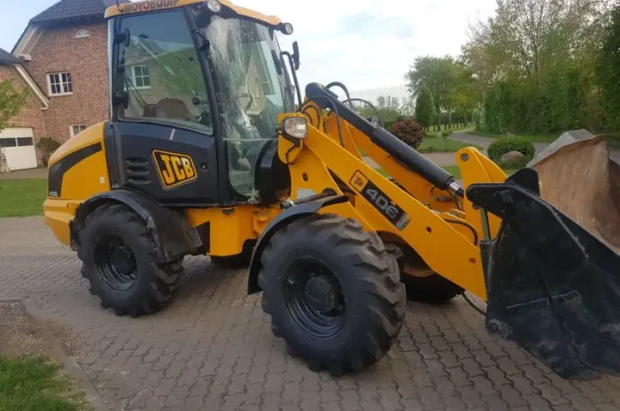 Фронтальный погрузчик JCB 406 2008 года- фото № 3