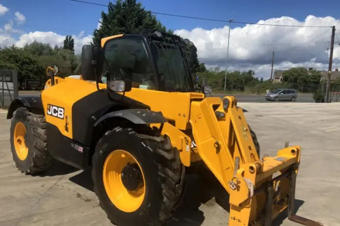 Телескопический погрузчик JCB 531-70 2015 года- фото № 1