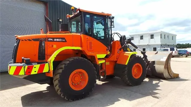 Фронтальный погрузчик Doosan DL250TC-3- фото № 4