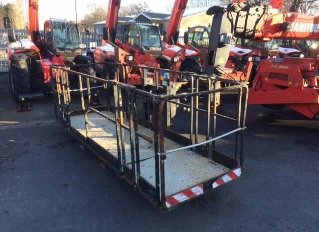 Телескопический роторный погрузчик Manitou MRT 2540 TURBO- фото № 8