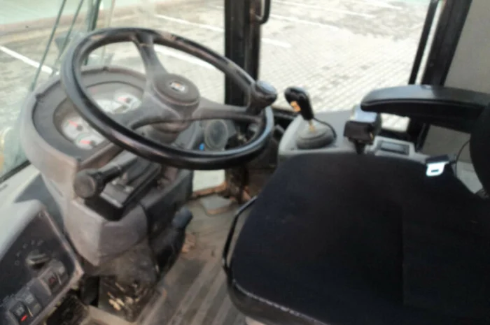 Фронтальный погрузчик CAT 924 G- фото № 6