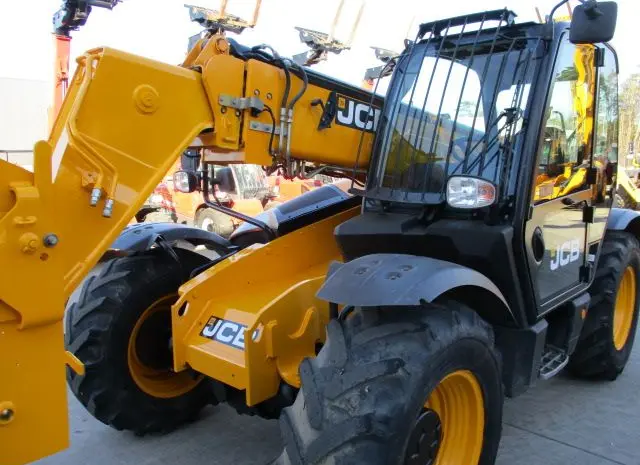 Телескопічний погрузчик JCB 535-95 в Україні- фото № 4