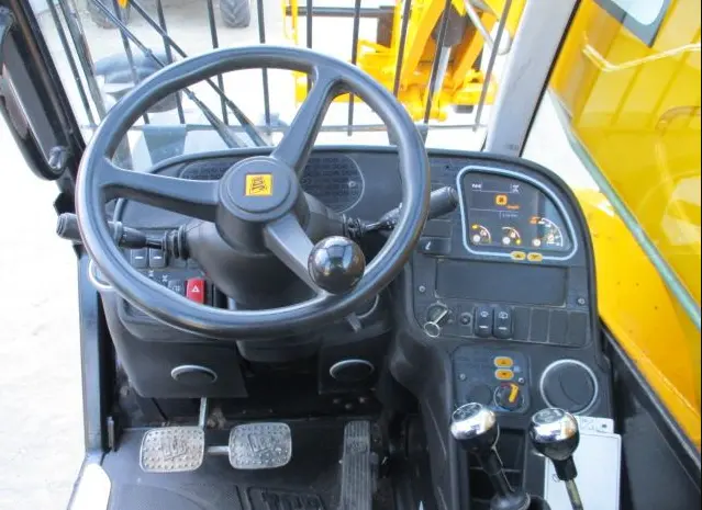 Телескопический погрузчик JCB. Телескопический погрузчик JCB 535-95- фото № 8