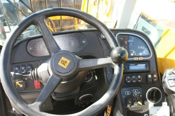 Телескопический погрузчик JCB 541-70 в Украине- фото № 5