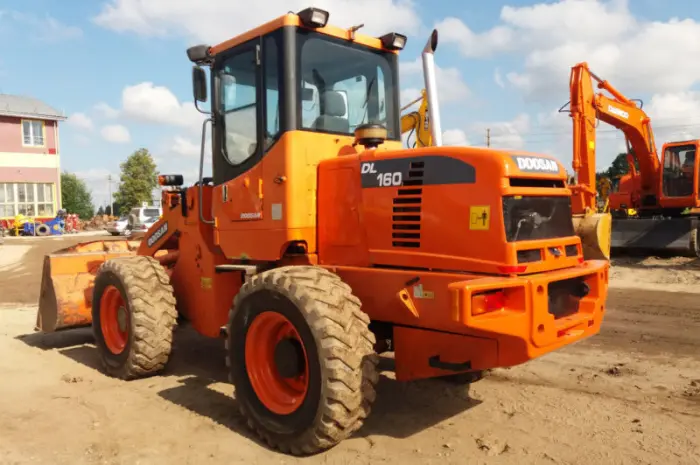 Фронтальный погрузчик Doosan DL160- фото № 5