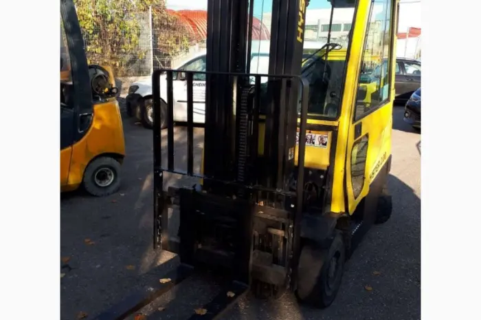 Вилочный погрузчик Hyster H2.0FTS 2007 года- фото № 1
