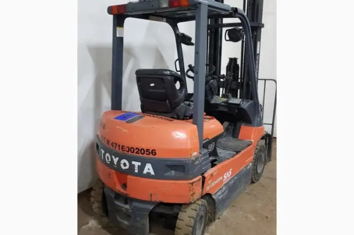 Вилочный погрузчик Toyota 7FB20- фото № 3