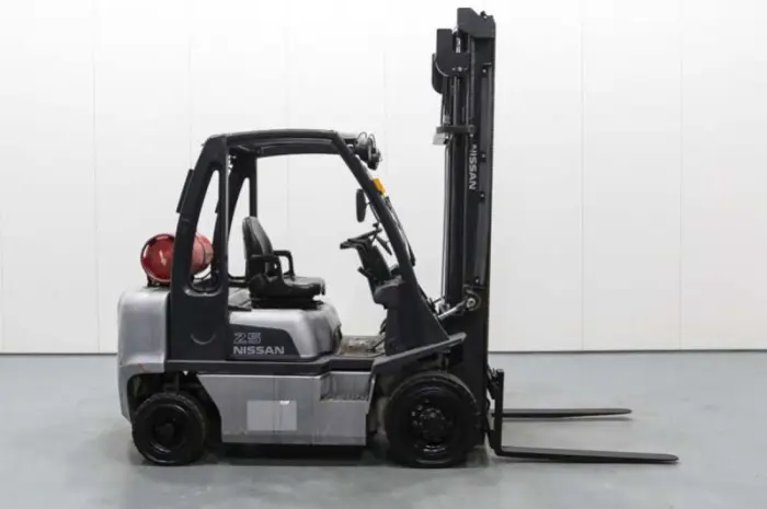 Вилочный погрузчик Nissan U1D2A25LQ 2012 года- фото № 4