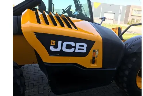 Телескопічний погрузчик JCB 540-140. Будівельна техніка- фото № 17