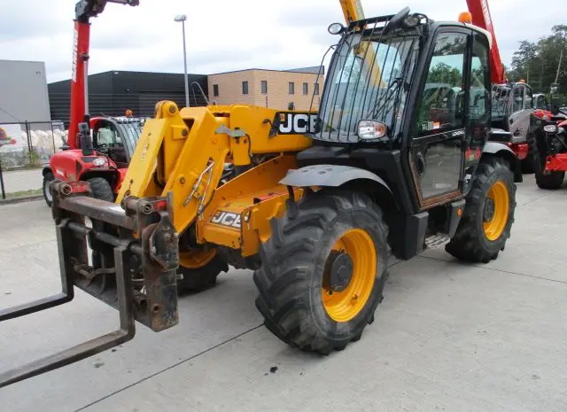 Телескопический погрузчик JCB 531-70. Погрузчик телескопический- фото № 15