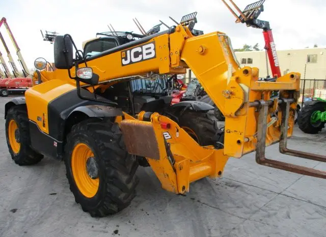 Телескопический погрузчик JCB 533-105. Спецтехника- фото № 6