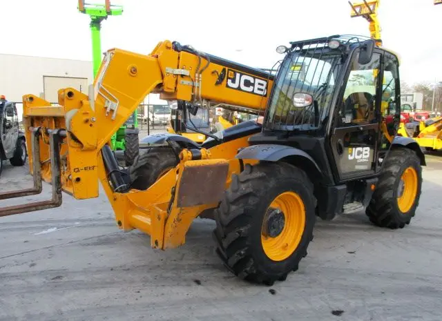 Телескопический погрузчик JCB 533-105. Спецтехника- фото № 15