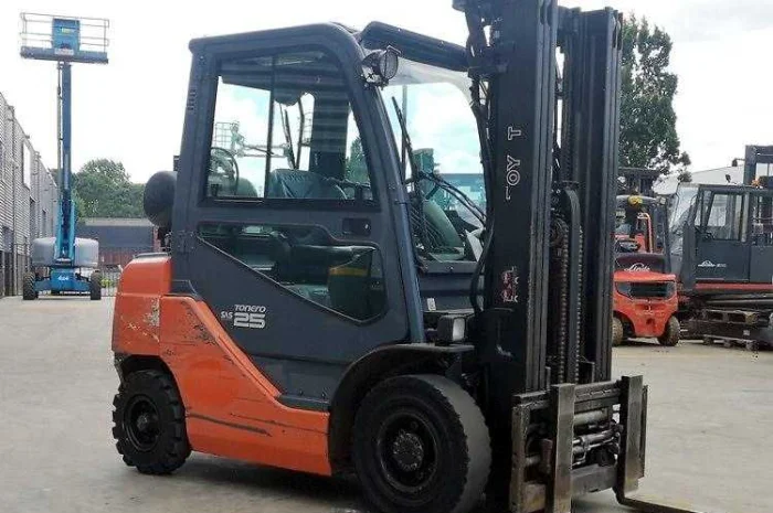 Вилочный погрузчик Toyota 02-8FGF25- фото № 2