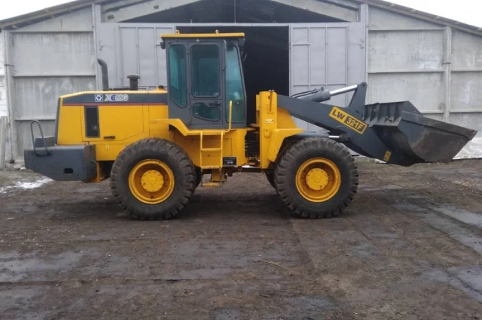 Фронтальный погрузчик XCMG LW321F- фото № 1