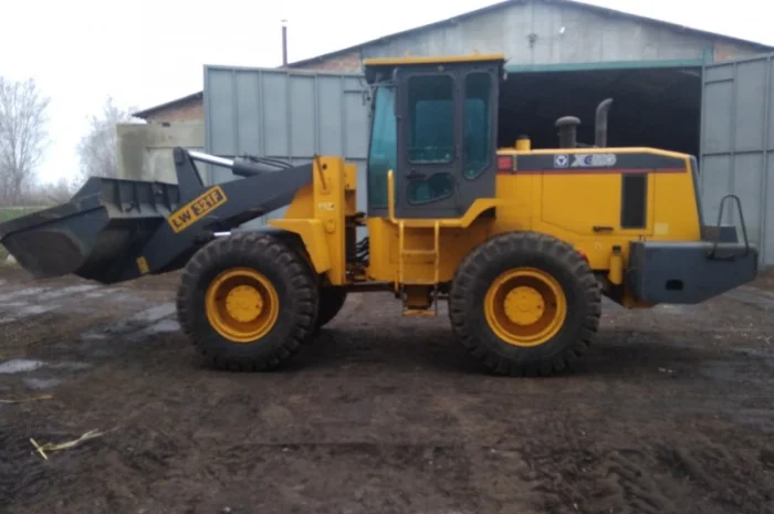 Фронтальный погрузчик XCMG LW321F- фото № 5