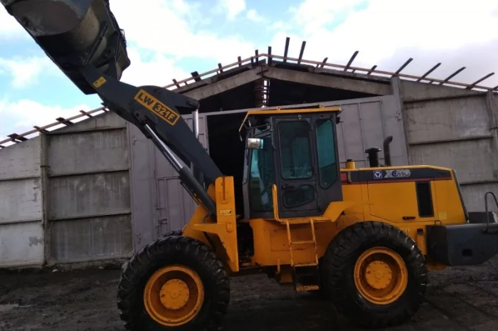 Фронтальный погрузчик XCMG LW321F- фото № 8