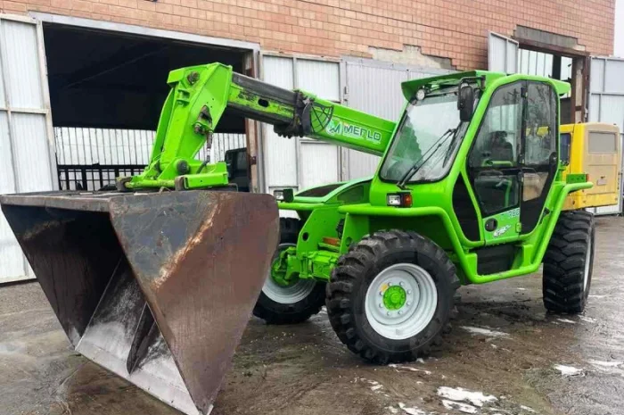 Телескопічний навантажувач MERLO P34.7 Plus- фото № 1