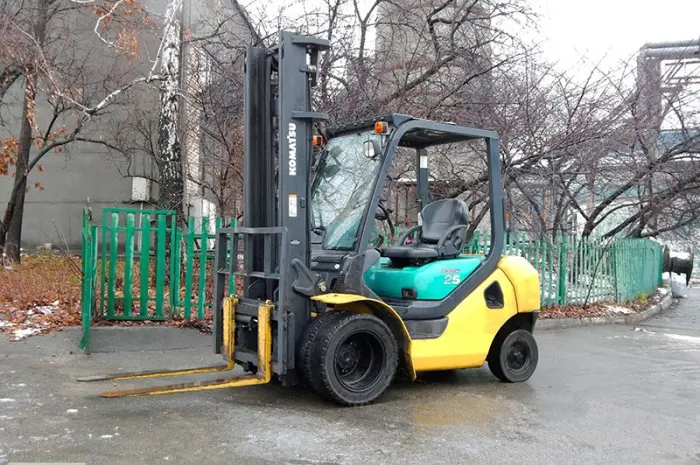 Вилочный погрузчик б/у KOMATSU FG25C-16- фото № 1