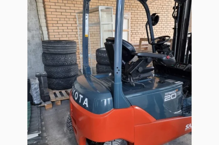 Вилковий електронавантажувач Toyota 8FBM20T 2016 року в наявності- фото № 1