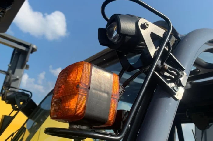 Вилочный погрузчик Toyota 3т., 2015 года с весами, вагонник- фото № 5