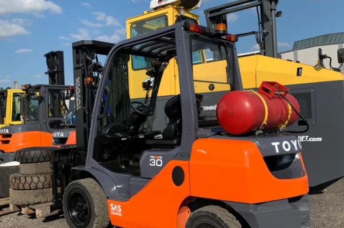 Вилочный погрузчик Toyota 3т., 2015 года с весами, вагонник- фото № 16