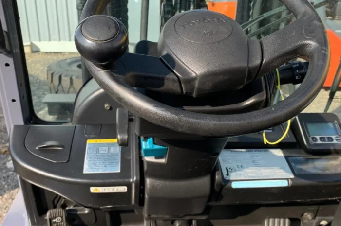 Вилочный погрузчик Toyota 3т., 2015 года с весами, вагонник- фото № 11