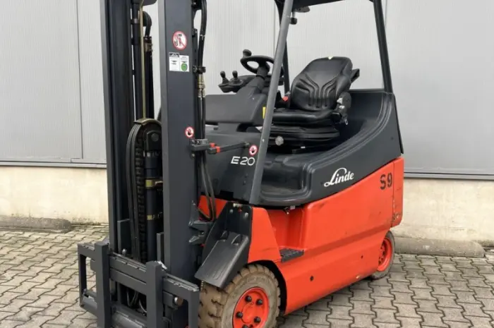 Вилочный электропогрузчик 2т. Linde E20 под захват- фото № 1