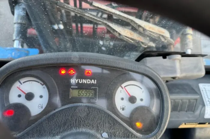 Дизельний погрузчик бу 4.5т. Hyundai 2009 року з кабіною в наявності- фото № 2