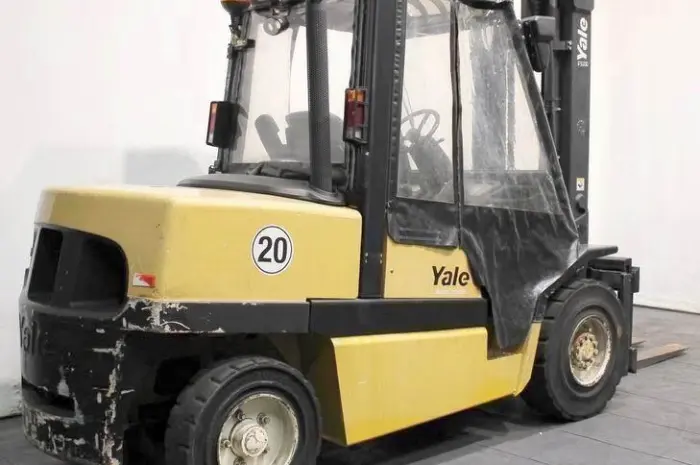 Вилочный дизельный погрузчик 5т. YALE GDP50 1577 моточасов- фото № 1