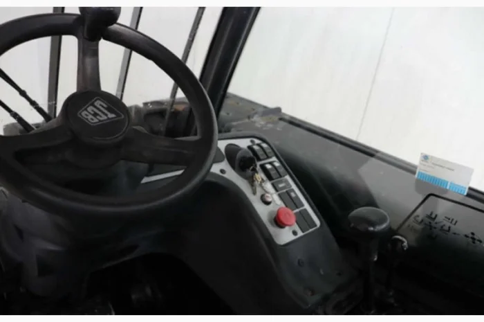 Навантажувач повнопривідний 3.5т. JCB TLT35D 4х4 з кабіною- фото № 3