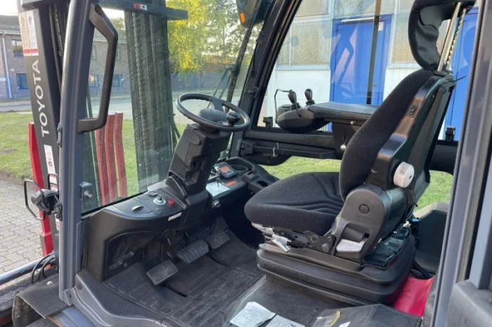 Вилковий навантажувач Toyota 06-8FGJ35F 2017 року кабіна з захватом- фото № 8