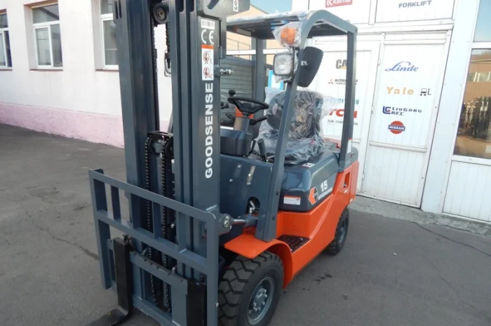 Новый дизельный погрузчик 1.5т, 4500 мм подъем, своб. ход- фото № 1