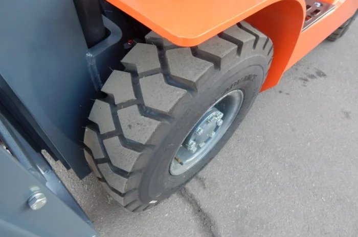 Новый дизельный погрузчик 1.5т, 4500 мм подъем, своб. ход- фото № 2