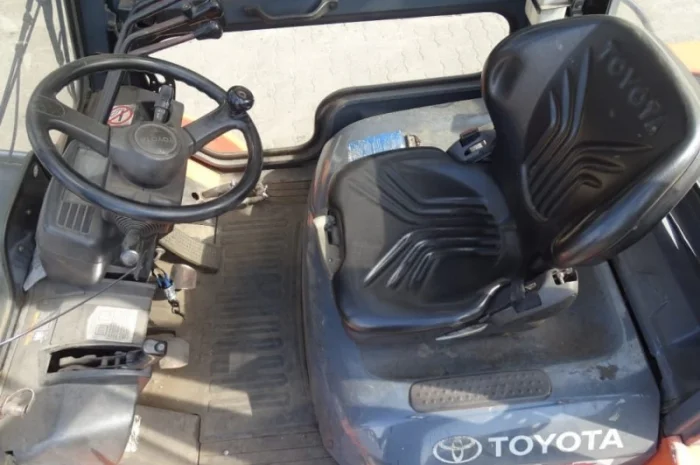 Вилочный погрузчик газовый Toyota 02-7FG35 (Япония) 4т. кабина- фото № 2