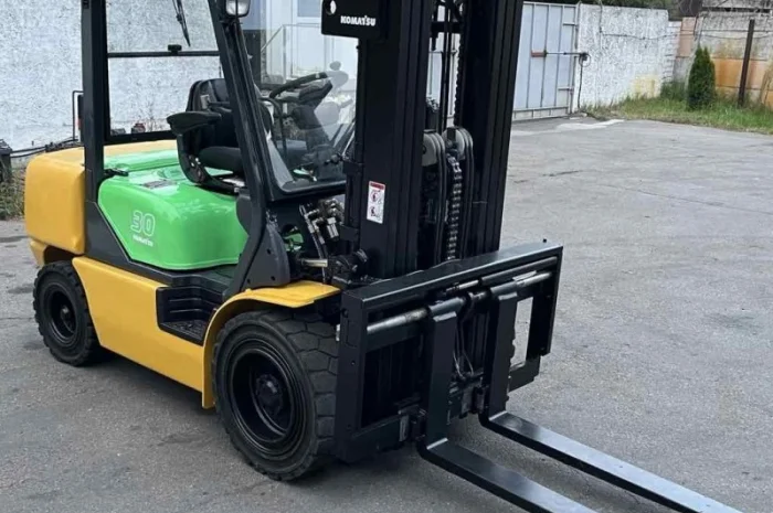 Вилковий дизельний навантажувач кара 3т. Komatsu FD30 вагоннік- фото № 1