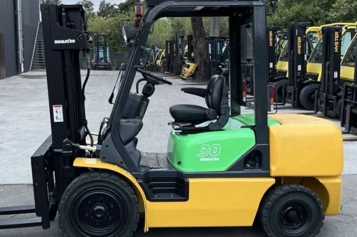 Вилковий дизельний навантажувач кара 3т. Komatsu FD30 вагоннік- фото № 4