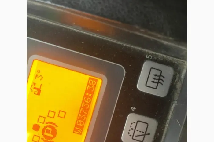 Вилочный погрузчик Toyota 8FBMT25 2019 года 3736 моточасов кабина- фото № 3