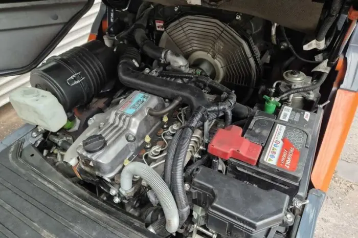 Дизельный вилочный погрузчик Toyota 1.8т. 2018 года кабина- фото № 3