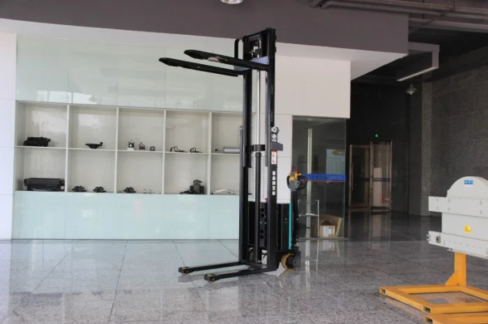 Новый электроштабелер Goodsense 1.5т., 3м. подъем. Эконом вариант- фото № 2