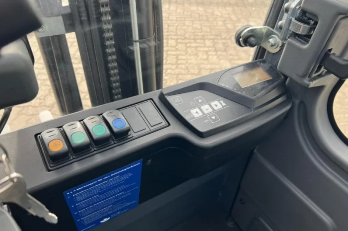 Электропогрузчик Toyota 7FBEST10 1680мч с новой АКБ 2023 года- фото № 9